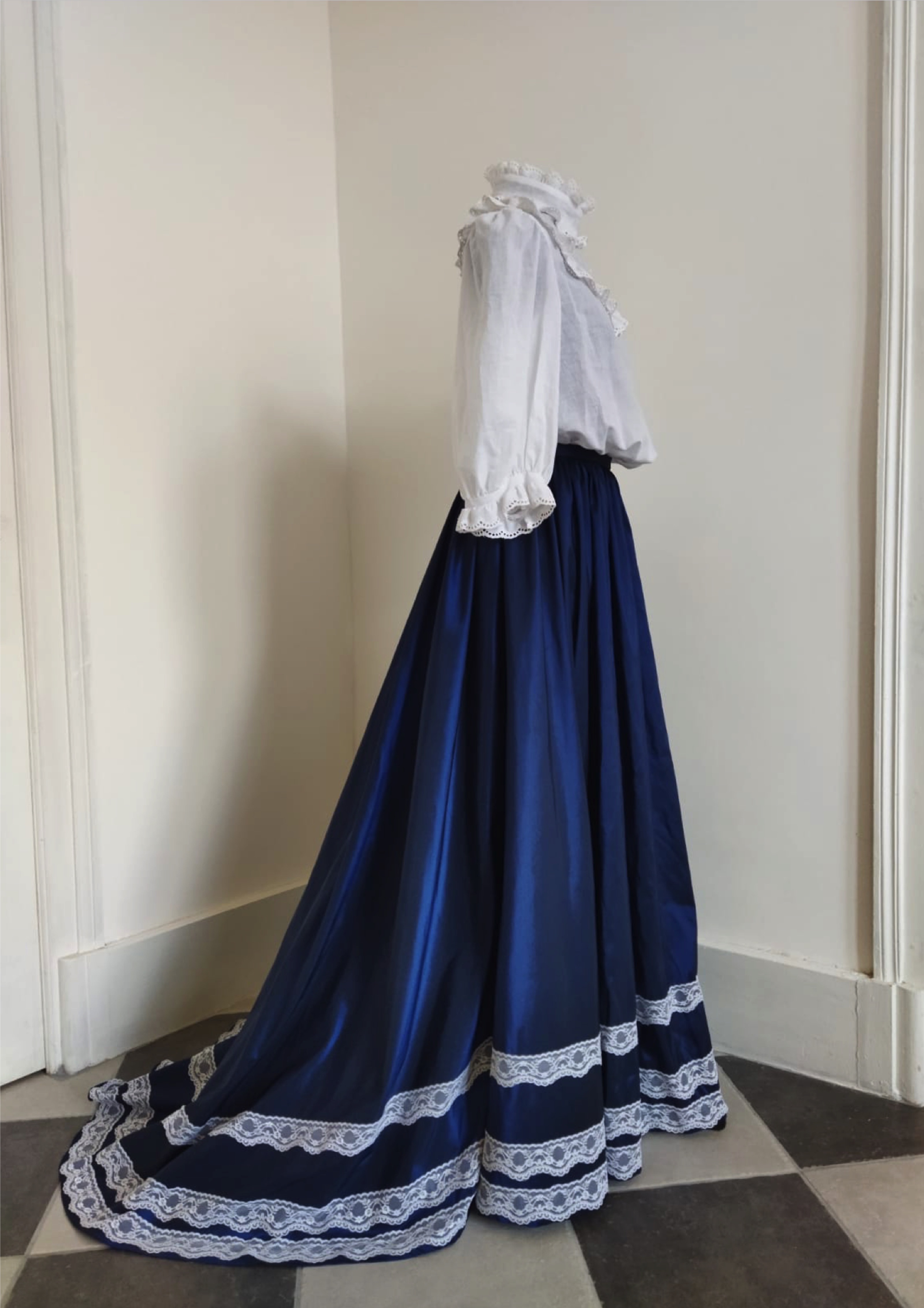 Skirt of the 1900s in taffeta